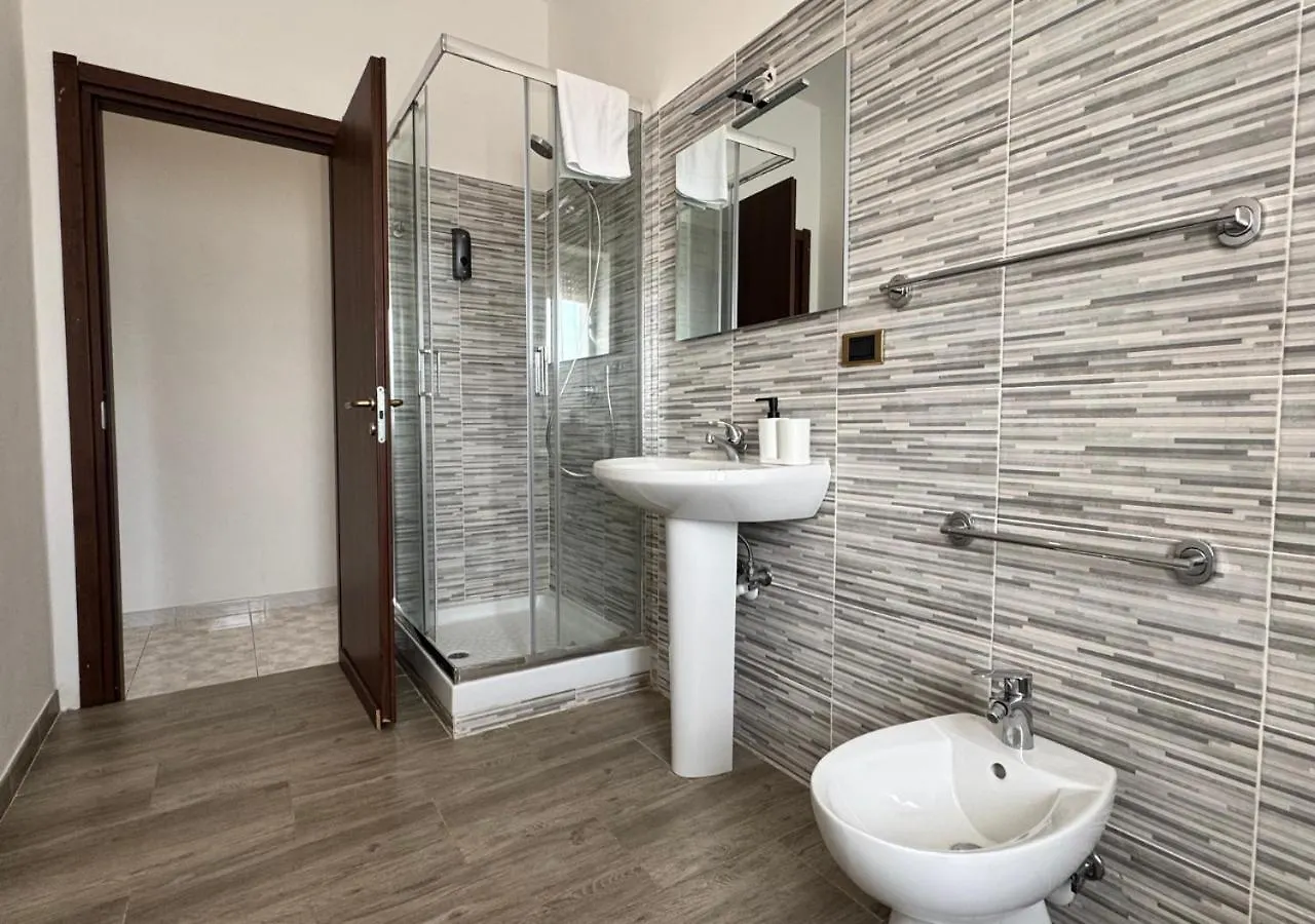 Apartament Corso Novara - 8 Posti Letto E Self Check-In Vicino La Stazione Centrale Di Napoli